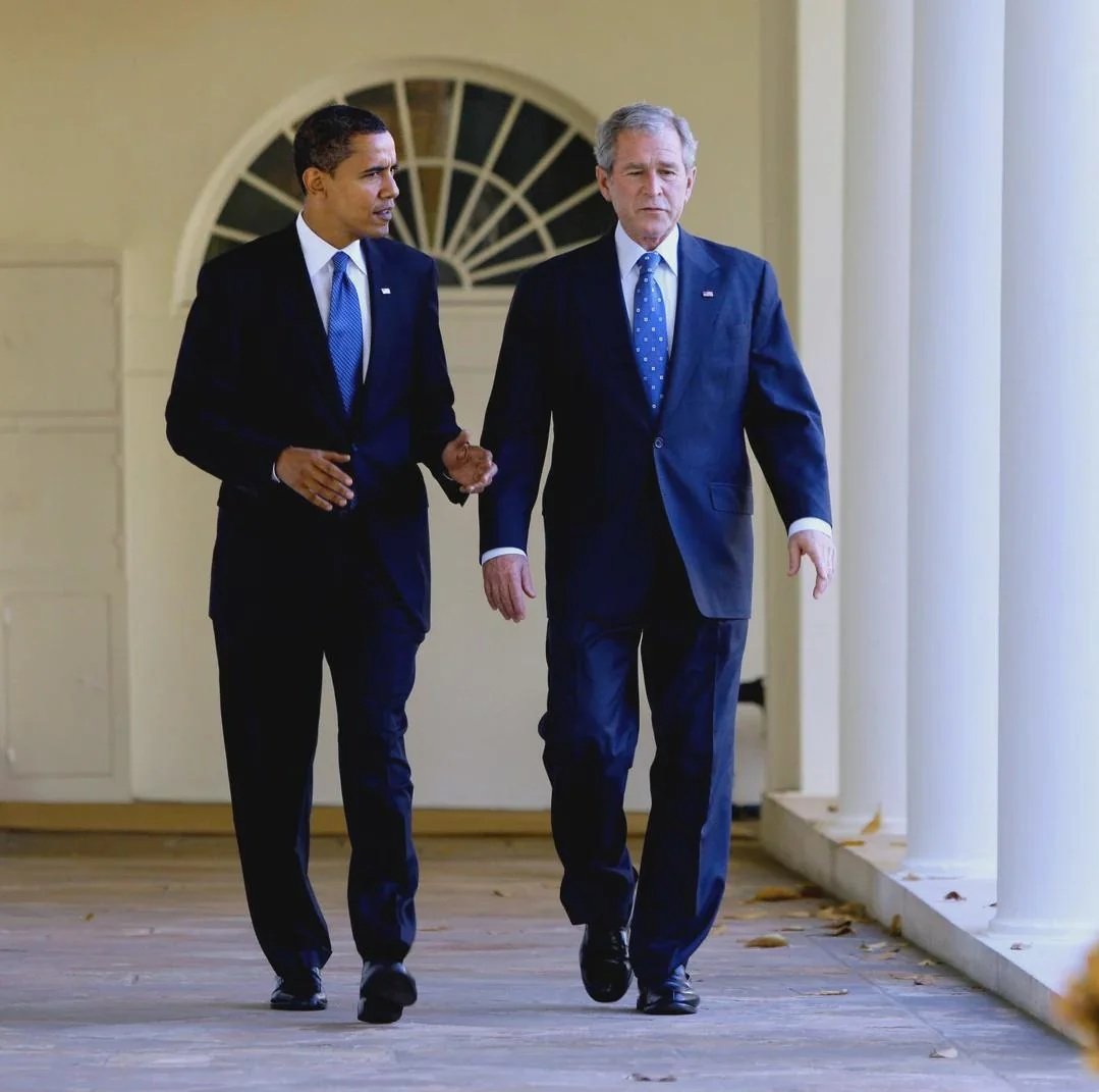 President George W. Bush giving president-elect Barack Obama a tour of the White House, 2008