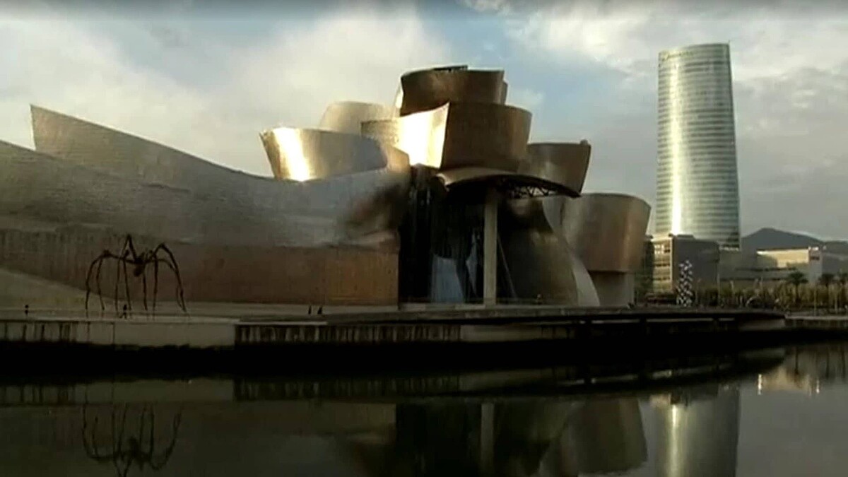 【訃報】アメリカ代表する建築家フランク・ゲーリーさん死去 96歳
news.livedoor.com/article/detail…

代表的な作品は、スペインの「ビルバオ・グッゲンハイム美術館」や、ロサンゼルスの「ウォルト・ディズニー・コンサートホール」など。1989年にプリツカー賞、1992年に高松宮殿下記念世界文化賞を受賞した。