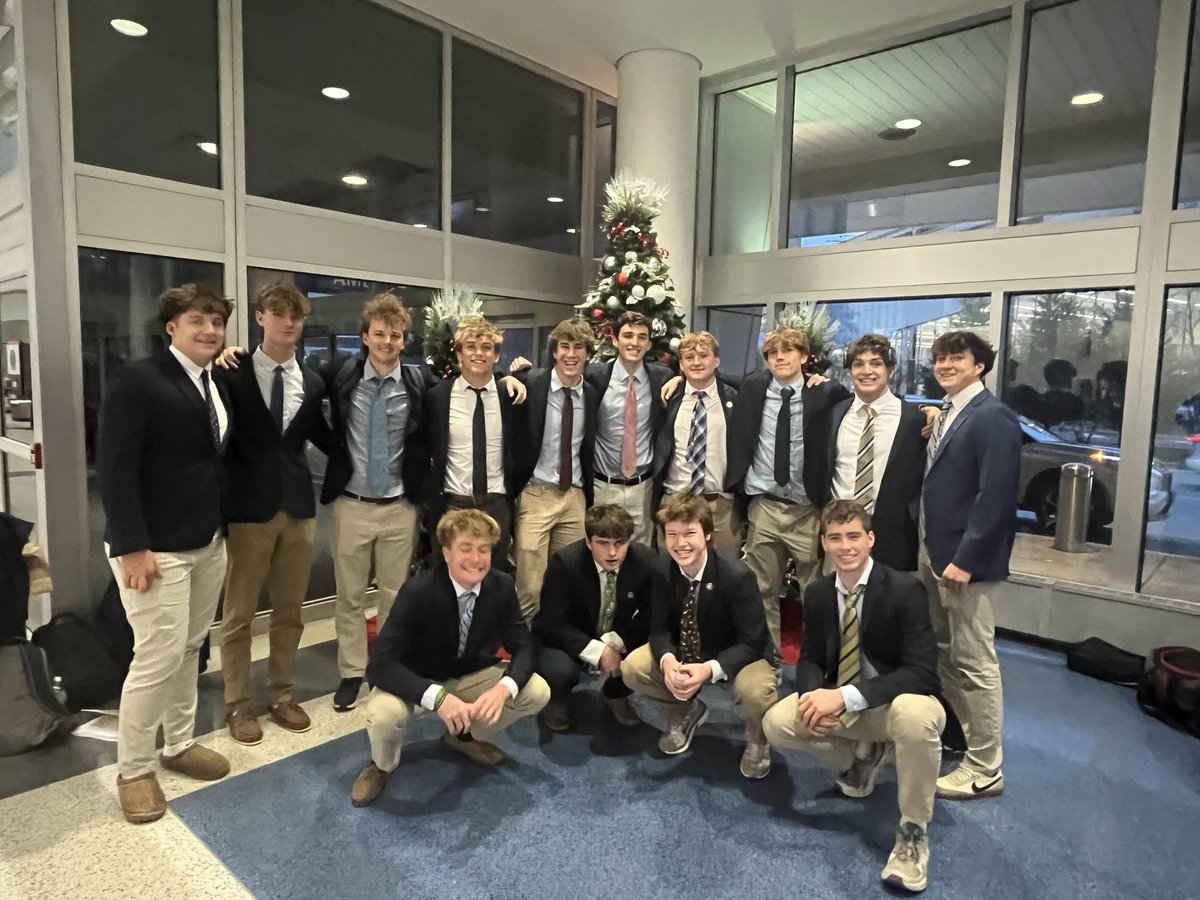 #LaSalleRugby at PHL, headed to South Carolina this weekend. A very nice welcome for the team from the American Airlines flight attendant before take off. Good luck to our brothers <a href="/LaSalleFball/">La Salle College HS Football</a> tomorrow. Go Explorers!