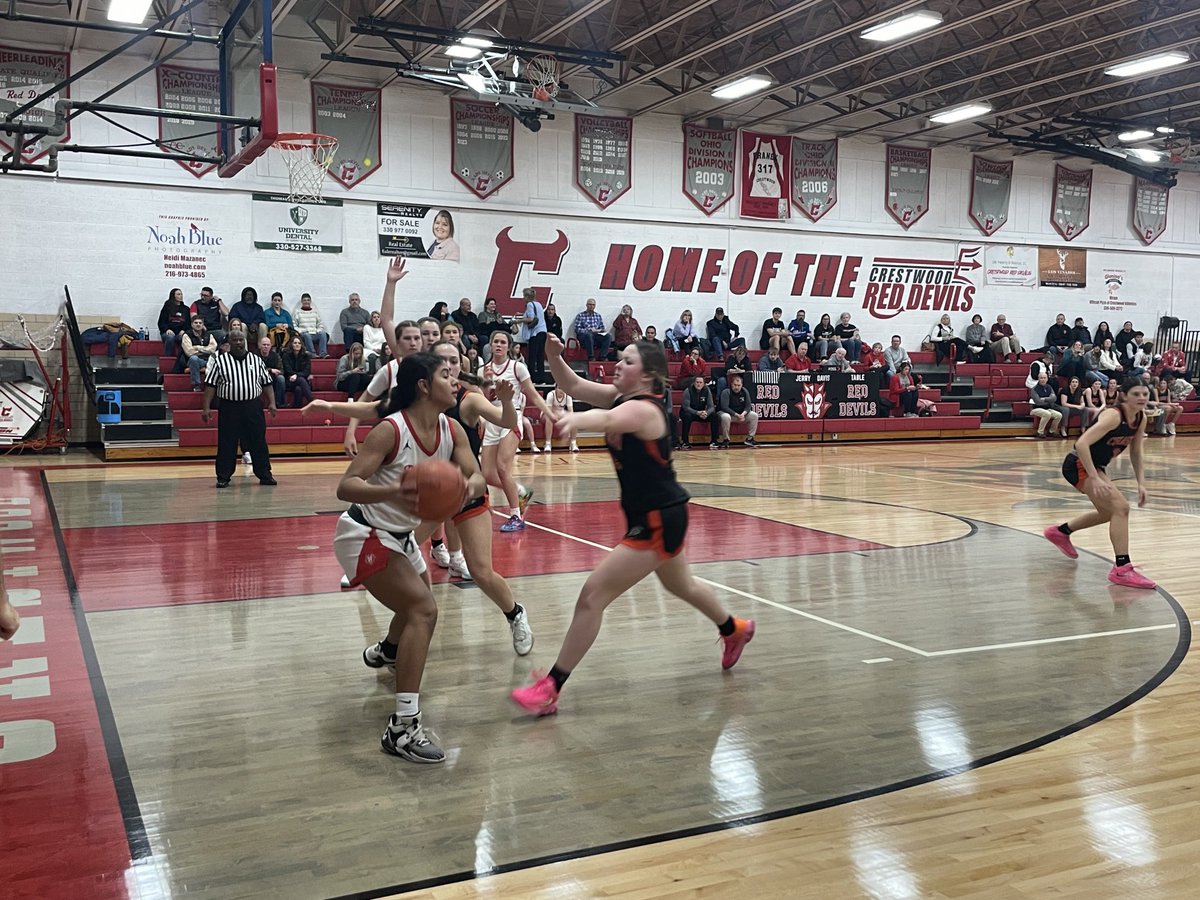 cwoodreddevils's tweet photo. The devils start the second half strong https://t.co/Ez3BRbB90i