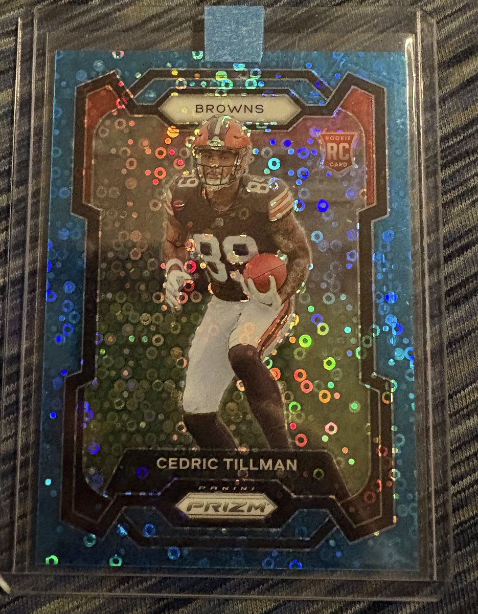 FOR SALE!! 
Myles Garrett RC Prizm HOLO CLEAN !!! -$50 Shipped BMWT 
Cedric Tillman Blue Disco #1 /99 -$15 
#THFPro #TheHobbyFamily #thehobby #TheHobby #whodoyoucollect #fyp #buy #invest #deals #hobbyretweet #tothemoon