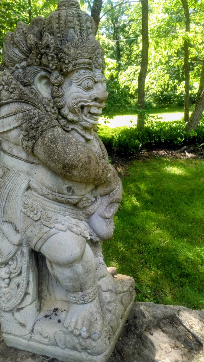 20. Encontrei tranquilidade e encanto que só se podem apreciar caminhando devagar, conheci uma mulher que me convidou pa