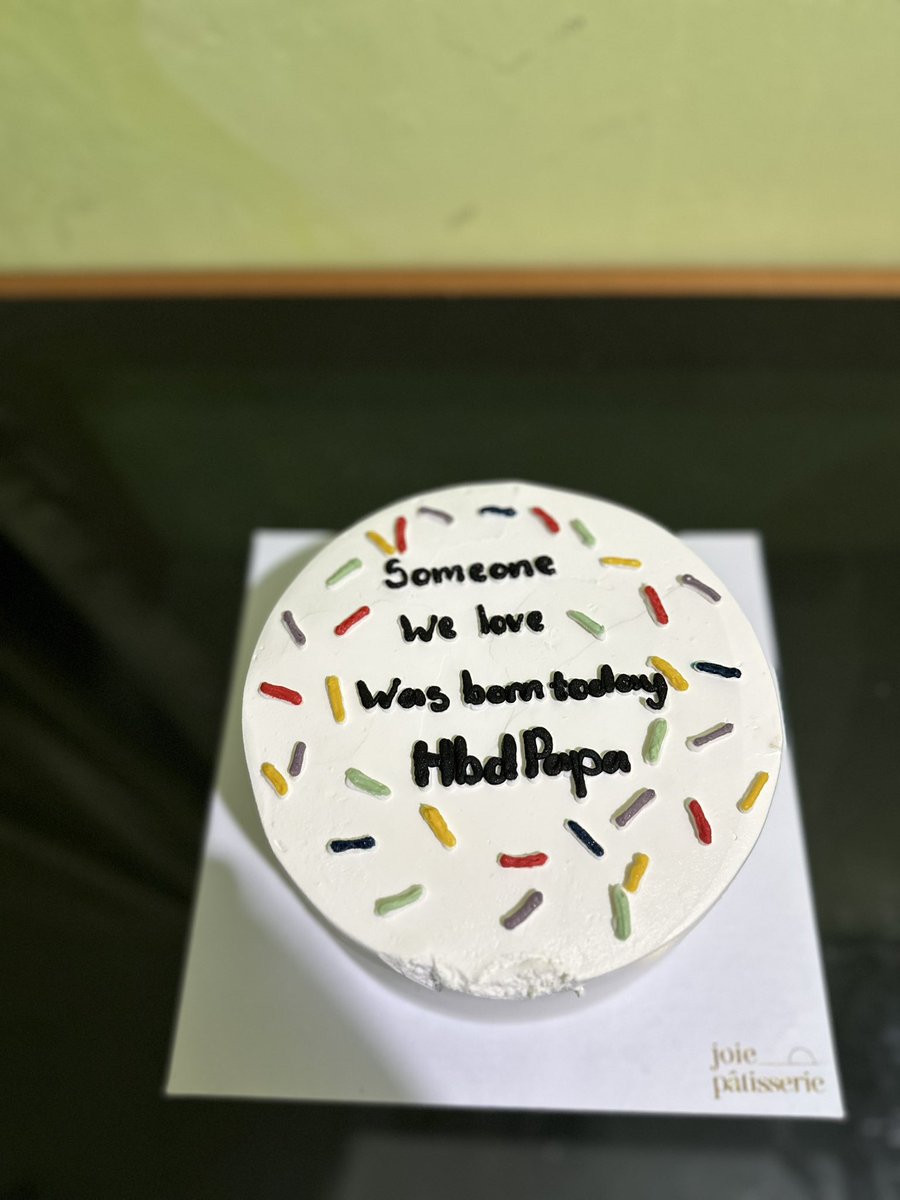 Selamat Ulang tahun suami 
Do'anya tetep sama🤲
tapi apalah do'a tanpa aksi dan usaha 😁
Mari kita berusaha bersama2 lebih baik lagi dalam memelihara keluarga serta pundi2 cuwan 💰💰💰sehat selalu
Yaudah gitu aja, semoga selalu Luv sama aku, krn aku luvebel sekali 😂
AI LUP YU ❤️