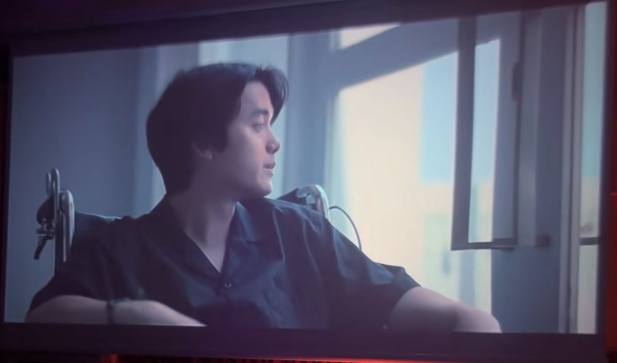 zokin17's tweet image. (Spoil)
.
.
.
พึ่งสังเกต สร้อยที่เดียร์ซื้อให้เกลือ (ซื้อให้วินนั่นแหละแต่วินไม่ใส่) สุดท้ายวินเอามาใส่ตอนจบ SS2 😭

ทั้งๆที่คนทำมันสจ.เอ๋ แต่เด็ก 2 คนต้องทุกข์เพราะโทษตัวเองว่าทำให้เพื่อนตาย ที่วินไม่ไปหาพ่อ สื่อว่าไม่กล้าสู้หน้าเพราะเรื่องนี่ด้วยป่ะ ผกก.โคตรใจร้ายอ่ะ😢

#สาธุ2