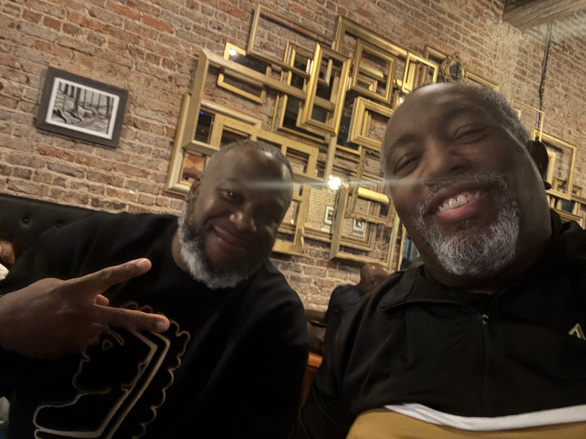 GGLAlpha's tweet photo. The Brotherhood and fellowship continue. Shout out to the brothers from Spartanburg who came to fellowship today at First Friday at Coupe's with live jazz. https://t.co/Ur0qByrBoR