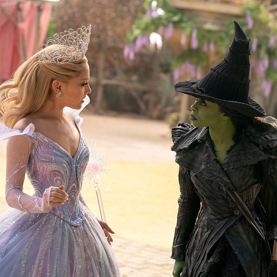 infoari's tweet photo. “Ela mereceu aquilo, eu estava do seu lado o tempo inteiro”

— Adam Sandler sobre o tapa que Glinda dá em Elphaba https://t.co/fy0v6BYKh1