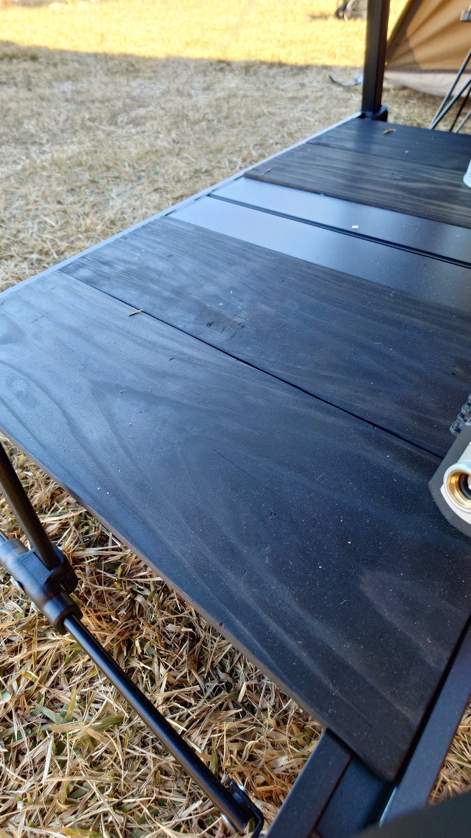 今回初卸のアルペンアウトドアーズのアルミユニットテーブル88凄く使い勝手がいいね！
サイドフレーム買ったものの天板足りなくて使わなかったけど下も他のテーブルもあるから正直必要なかったかもしれん！スパイスラックぐらいは足しても良さそう！