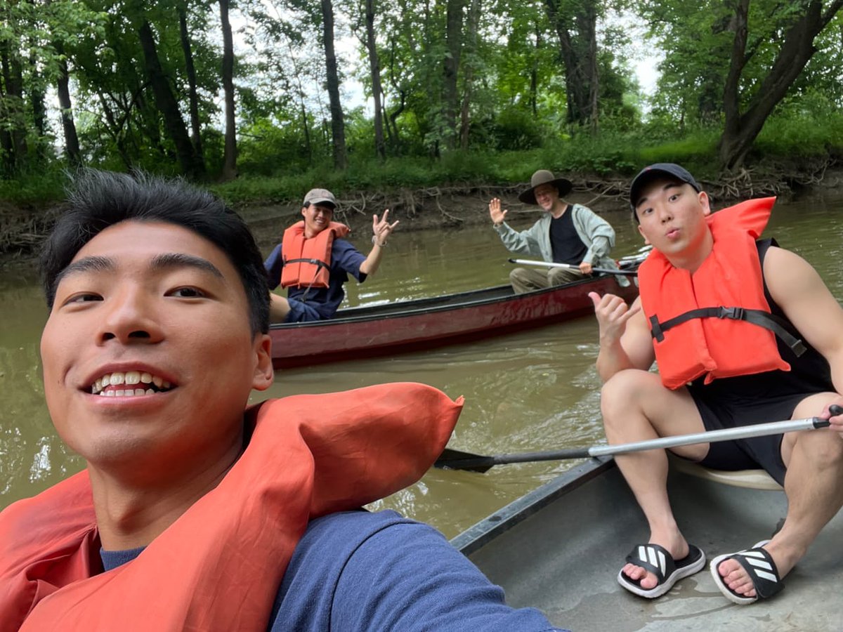 21. 6월 '22, 멕시코에서 젊은 한국인들을 만났어요. 그들은 8학년 때 미국으로 함께 자동차 여행을 가기로 한 약속을 지키고 있었고, 우연히 제 집에서 60마일 떨어진 곳에 살고 있었어요. 그래서 저는 그들에게