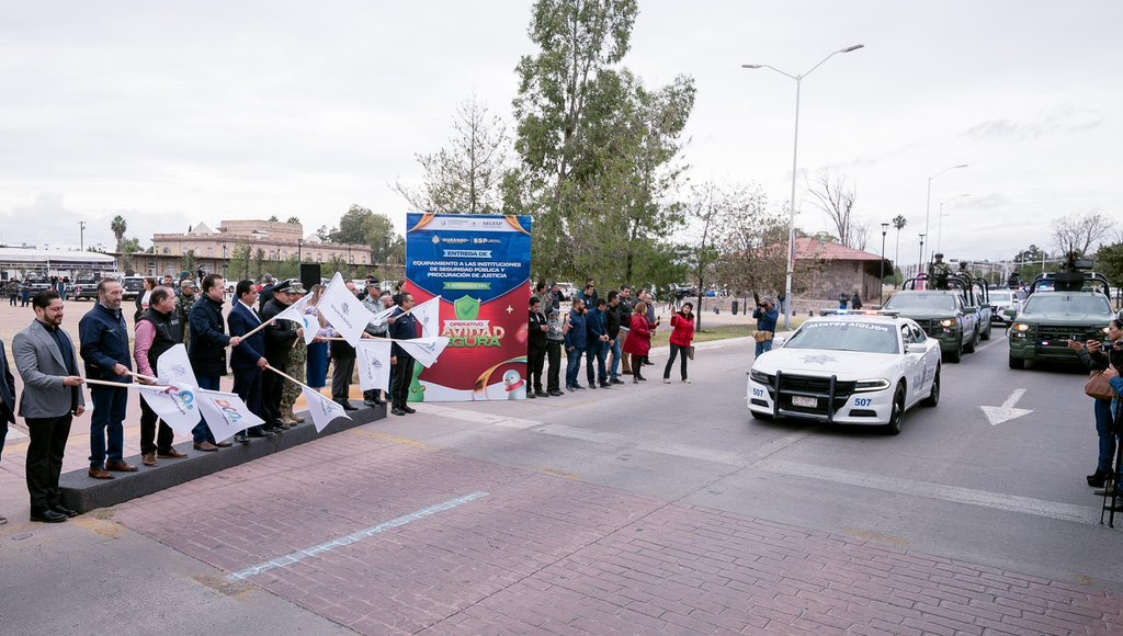 Arrancamos el Operativo Navidad Segura 2025 y de Prevención para que estas fiestas las familias duranguenses celebren con tranquilidad. 🚔👮‍♂️

En coordinación con todas las corporaciones, redoblamos la vigilancia para seguir siendo uno de los estados más seguros del país. 🎄