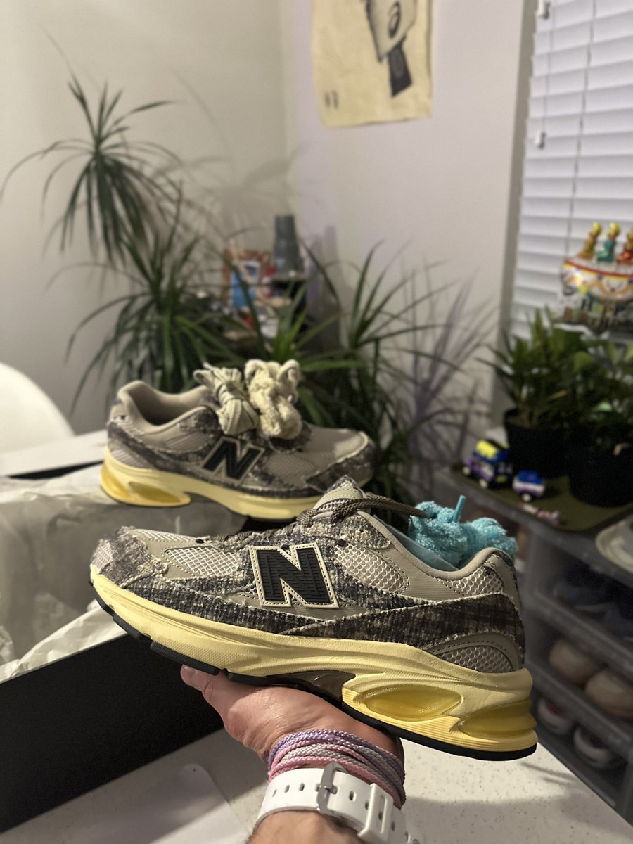 You ever take a shoe out the box and just say out loud “YEP.”

‘Nuff said ✌🏽 

These go crazy <a href="/JoeFreshgoods/">JFG</a> <a href="/SneakerNews/">Sneaker News</a> <a href="/newbalance/">New Balance</a>