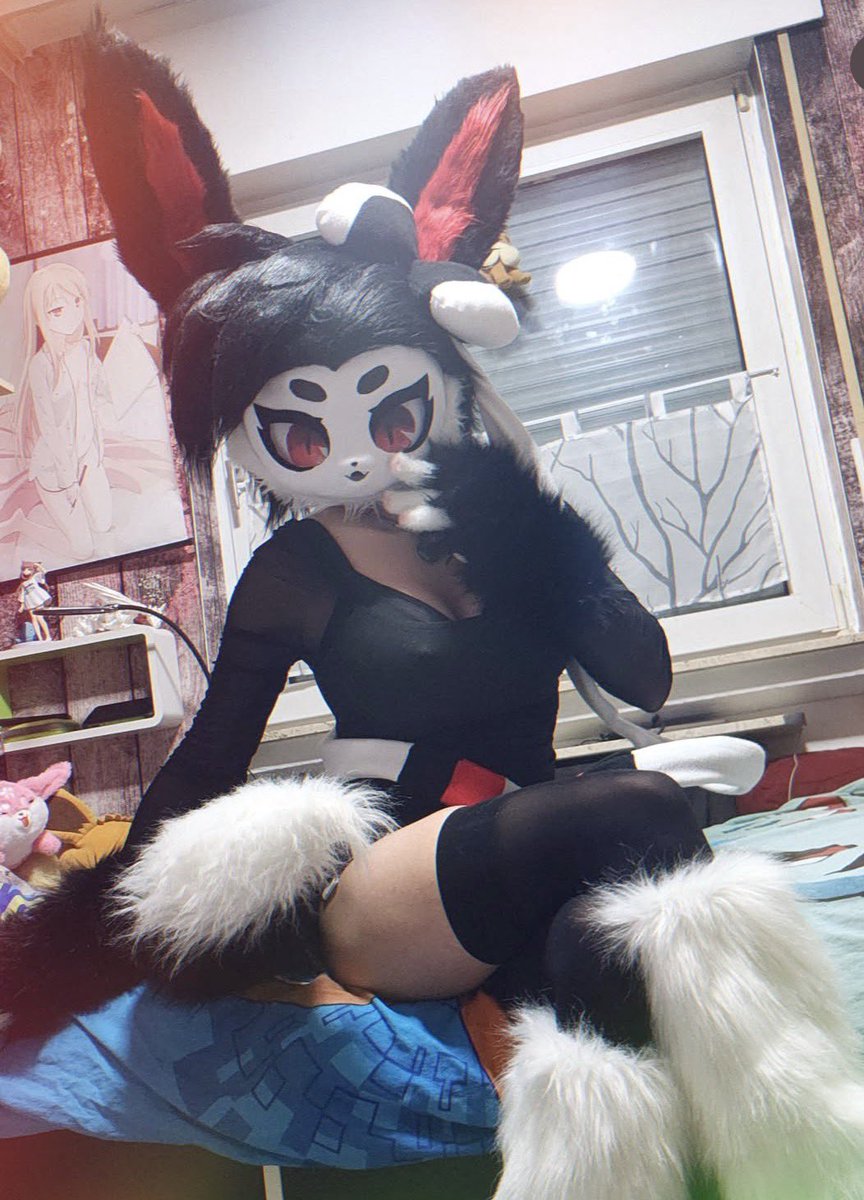 FurFusionStudio's tweet photo. Elegance, but make it bold.💅
.
.
#FursuitFriday #fursuiter #furryfandom https://t.co/cLKt5N5Zzx