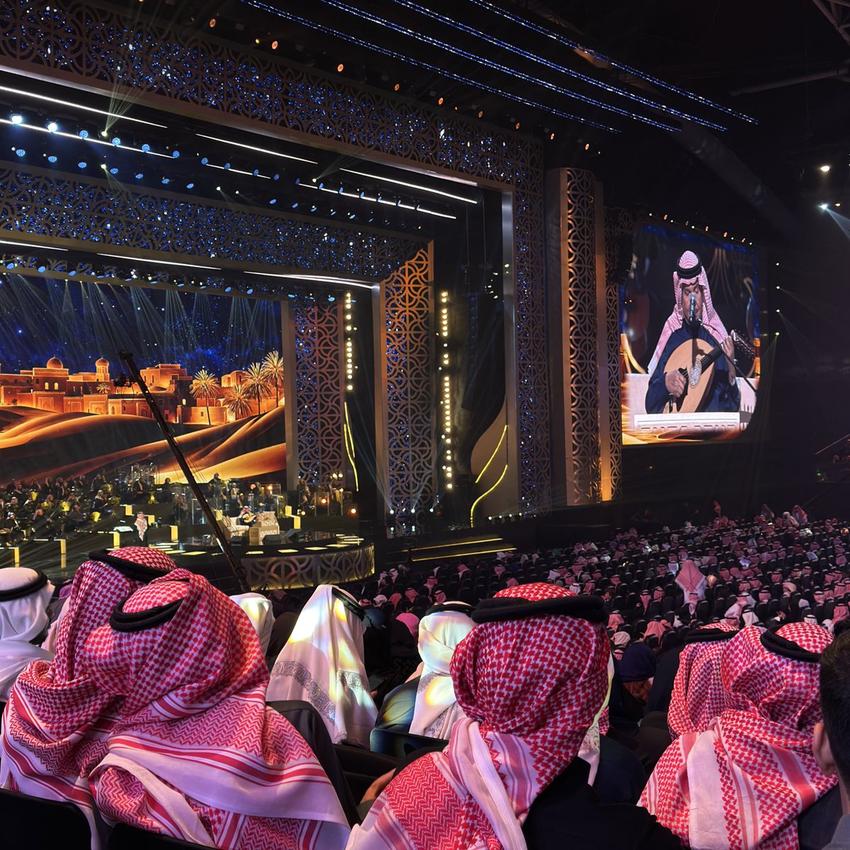 hogwartstudent0's tweet photo. ليالي عبداوية https://t.co/0BmdKP0Ca0