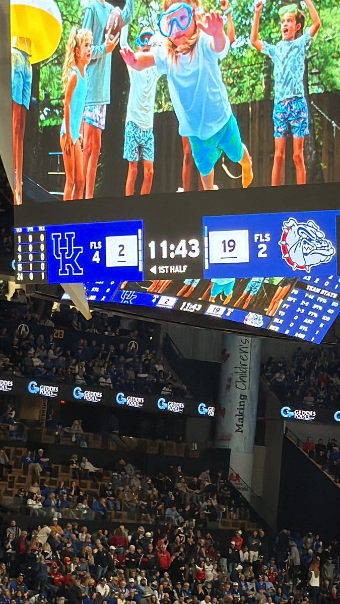 Nashville UK fans are like Philly fans. They will let you know exactly how they feel.  It’s an angry crowd in here right now.<a href="/KySportsRadio/">Matt Jones</a> <a href="/DrewFranklinKSR/">Drew Franklin</a> <a href="/ryanlemond/">Ryan Lemond</a>