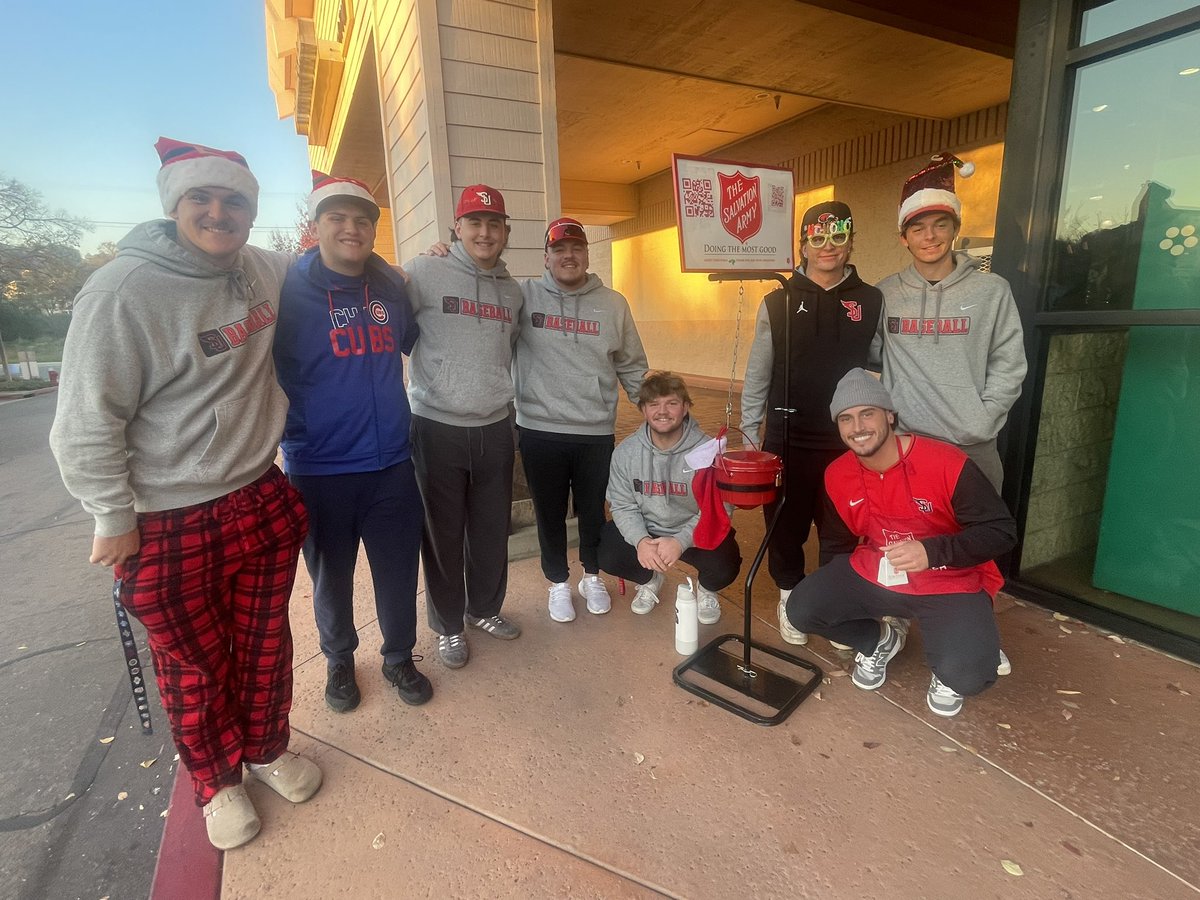 DTating's tweet image. The first stop on the 2025 Simpson Baseball Bell Ringing Tour, Big Brother Owen and the boys. @SimpsonU @SimpsonRedHawks @SalvationArmyUS #TisTheSeason #culturewins