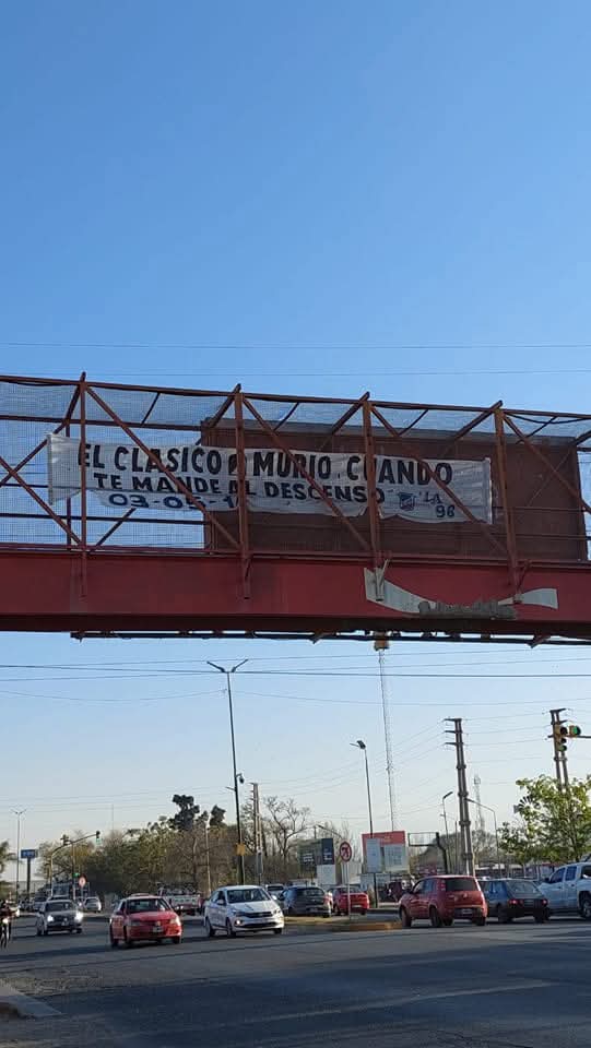 Solo le pido a dios...
Que se mueran todos los del cuervo.
Que se mueran para siempre, para toda la alegría de esta gente 🎶🎶
Vamos los santos el domingo che 🇲🇭