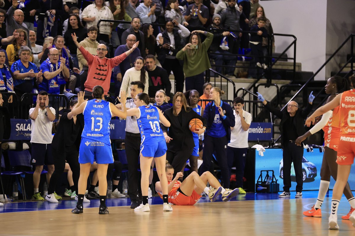 "Las caras, Juan..."