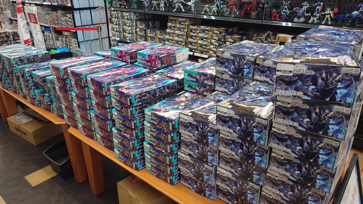 おはようございます。 本日発売プラモデルです。 ご来店お待ちしており