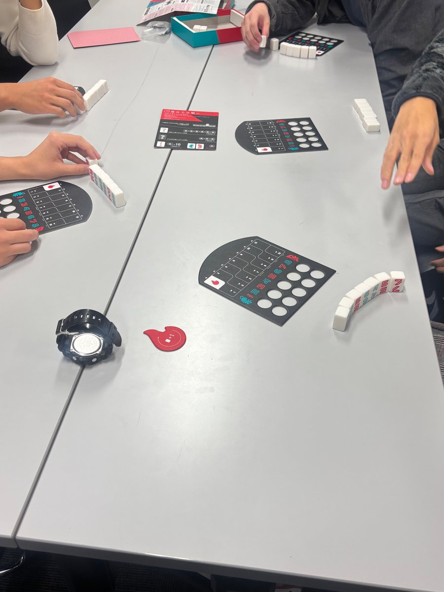 bodogebu_'s tweet photo. 12月5日の活動では、ボードゲーム大会が開催されました！🏆

6ラウンドのチーム対抗戦で行われ、サー員たちの仲もさらに深まりました👏 https://t.co/IBLtrair5F