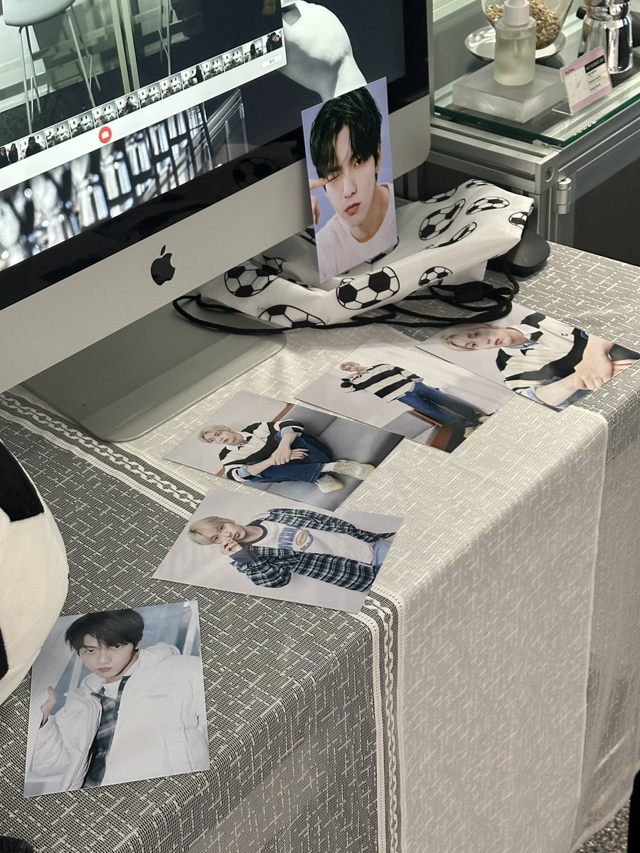 forest_soo's tweet photo. #수빈이의_축구교실
#Soobin

수빈이 사진을 분석해서 향수를 만들 수 있다니,,･:*+.\(( °ω° ))/.:+  뿌릴 때마다 수빈이 생각나면서 행복할 것 같아요🐰🤍 https://t.co/f7tr11duhQ