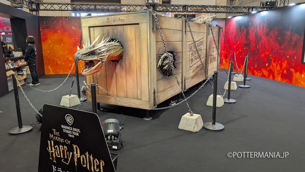 pottermaniajp's tweet photo. 【東京コミコン2025】ワーナーブラザースブース＆ #ハリポタ #グッズ レポ✨

展示や会場内で販売されているハリポタ・ファンタビグッズをまとめてみました🦁🐍🦅🦡🏰

来場時などの参考にどうぞ🌈⇒https://t.co/s4Y04q6kgR

 #HarryPotter  #ハリーポッター #TokyoComicCon https://t.co/W40MI0KL5j