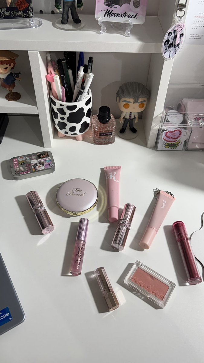 eunwonjay's tweet image. meu hiperfoco tem sido maquiagens com tons rosinhas