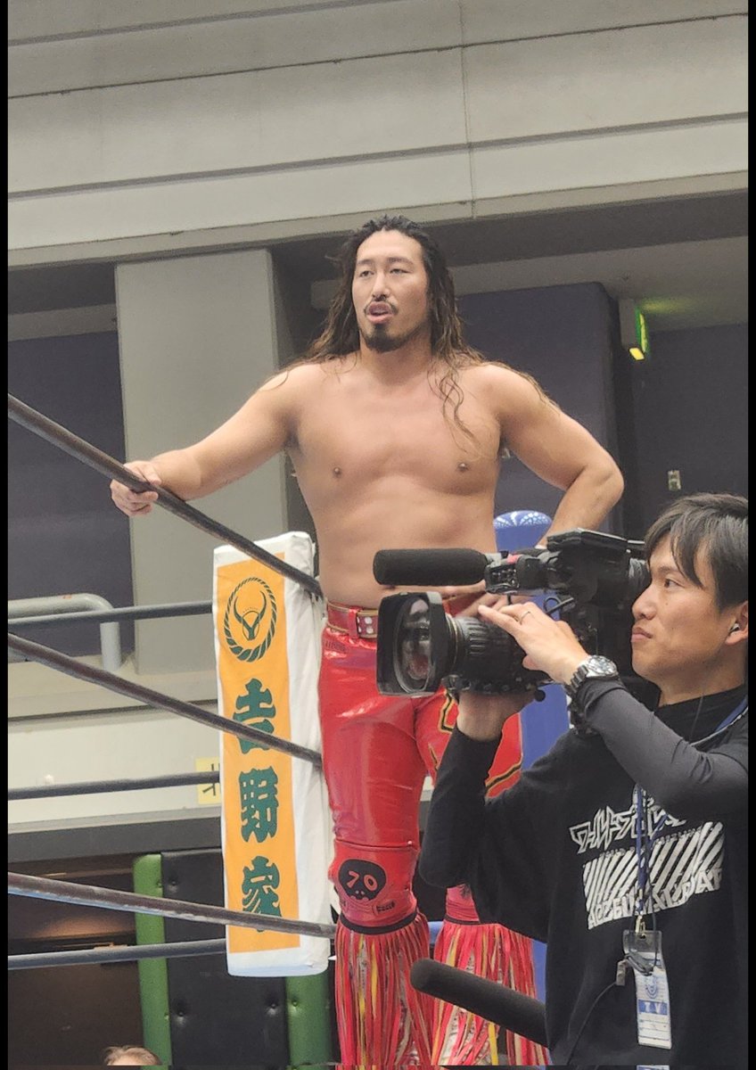 junayeahoh's tweet image. 2025.12.5 
エディオンアリーナ大阪第2
WORLD  TAG LEAGUE 2025
久しぶりの陽太様✨
やっぱりかっこいい😊
ゲイブはきっと陽太君の気を引きたいんだな😅
心が広い陽太様。

どうか2人の仲が、いい方向へ向かいますように🎵

#辻陽太  #njwti #njpw