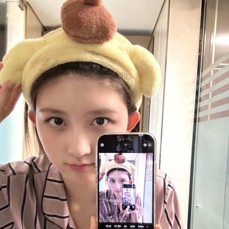 lemoneese's tweet image. Calla Berpendar. 2004.
Tim bangun tidur, cuci muka, sikat gigit terus sarapan setelah itu mandi. 

Calon kawan tim mandi dulu atau sarapan dulu?