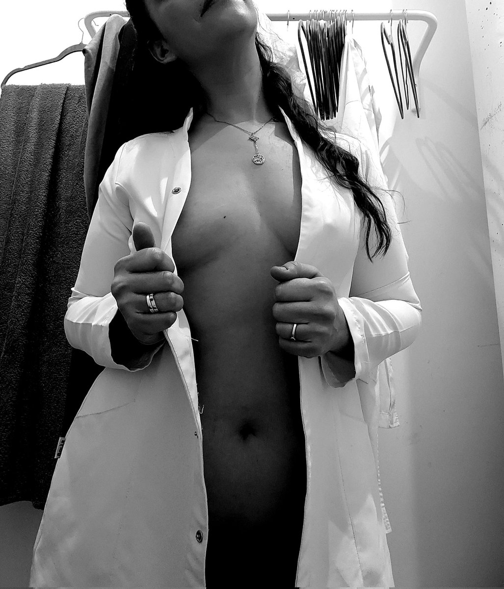 SweetButer's tweet image. 🩺 Estoy de guardia. ¿Qué te duele?🩺
#ViernesDeSeducción