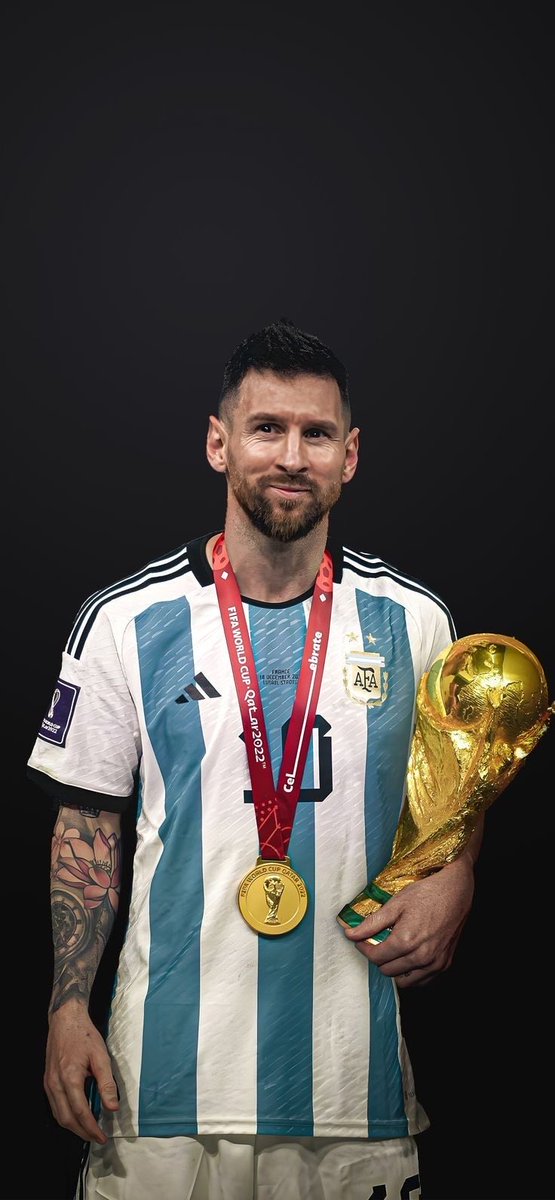 DataIndexHQ's tweet image. 🏅 Highest Paid Athletes 2025

1️⃣ Cristiano Ronaldo 🇵🇹 – $275M
2️⃣ Stephen Curry 🇺🇸 – $156M
3️⃣ LeBron James 🇺🇸 – $133.8M
4️⃣ Lionel Messi 🇦🇷 – $130M
5️⃣ Dak Prescott 🇺🇸 – $120M
6️⃣ Shohei Ohtani 🇯🇵 – $115M
7️⃣ Tyson Fury 🏴󠁧󠁢󠁥󠁮󠁧󠁿 – $110M
8️⃣ Kylian Mbappé 🇫🇷 – $105M
9️⃣ Patrick Mahomes 🇺🇸 –…