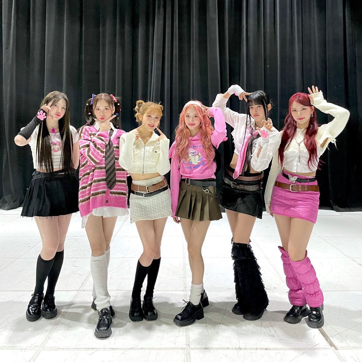 Swith kalian sudah tau mau pakai outfit apa ke konser stc! nanti? Saran dong kalau inspirasinya outfit mereka yang ini bagus ga ya? Jadi warna Neapolitan, sekalian drop inspirasi outfit kalian juga🙌🏻🙌🏻