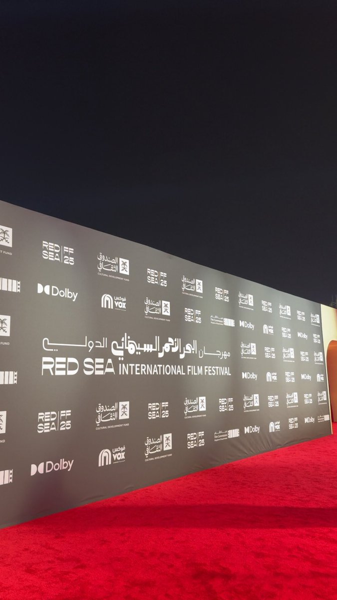 lsn1898300's tweet photo. صور من حضوري مهرجان البحر الاحمر …

 مهرجان البحر الأحمر ليس مجرد فعالية فنية، بل هو رحلة بصرية وروحية تعكس جمال الثقافة والفن والإبداع. في كل زاوية من زواياه تشعر بأنك أمام لوحة حيّة تنبض بالحياة، تجمع بين سحر البحر ووهج السينما وروح الاحتفاء بالمواهب.،وتبهر العروض الجميع بقصص تنطق بالحلم والشغف والتجربة 

✨♥️

#مهرجان_البحر_الأحمر_السينمائي_الدولي