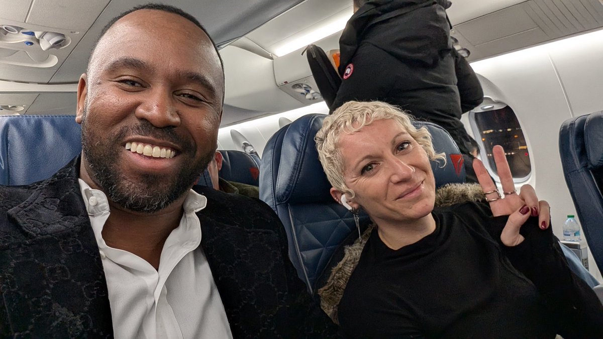 Mic King tweet media