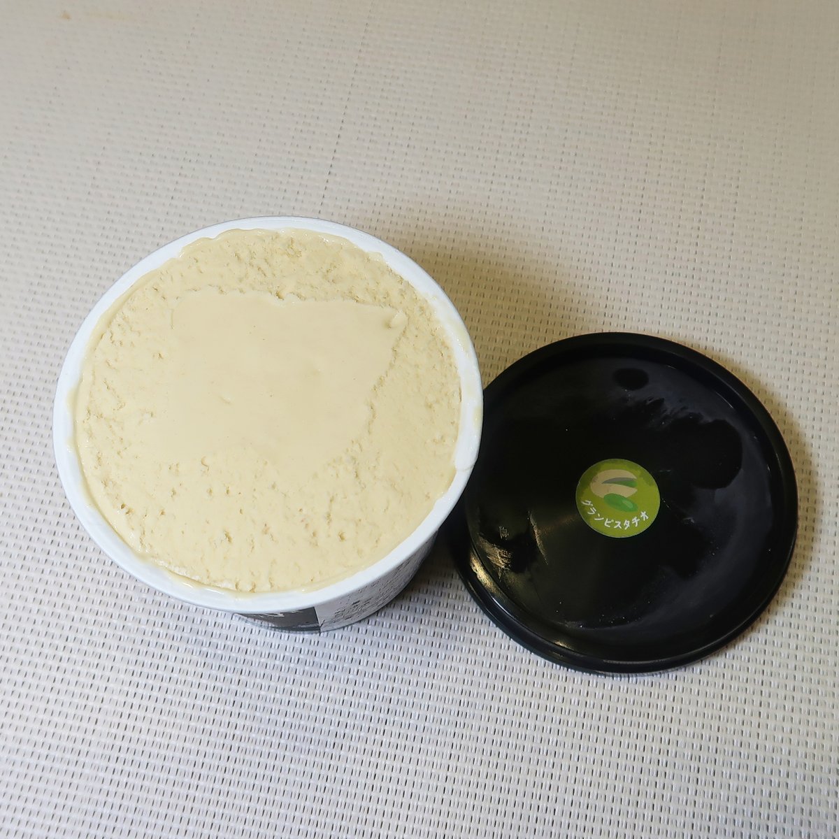 #マルガージェラート さんのピスタチオジェラート「グランピスタチオ」
濃厚！
塩や香料が入ってないので…なんだろう、優しく濃厚？
とりあえず、とても美味しかったです。
（国際大会入賞も頷ける美味しさでした）
#能登ウマイヨ