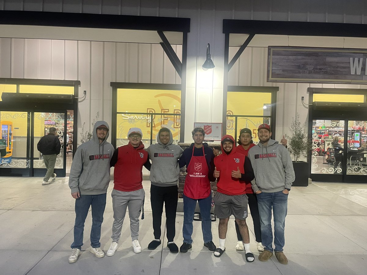 DTating's tweet image. The next stop on the 2025 Simpson Baseball Bell Ringing Tour, Team Rizzlers. @SimpsonU @SimpsonRedHawks @SalvationArmyUS #competeateverything