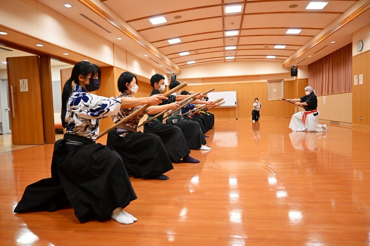 ➖#剱伎道 体験会❗️➖

剱伎道は入門制の道場となりますが、月に一度体験会を開催しております！
基礎の型や組み手など、一緒に稽古してみませんか！？

＼12月の開催日❄️／
12/23（火）@仲町地域センター
氏名・ご連絡先を明記の上、以下迄お申し込み下さい
✉️ kengido@k2c.jp

#殺陣 #samurai