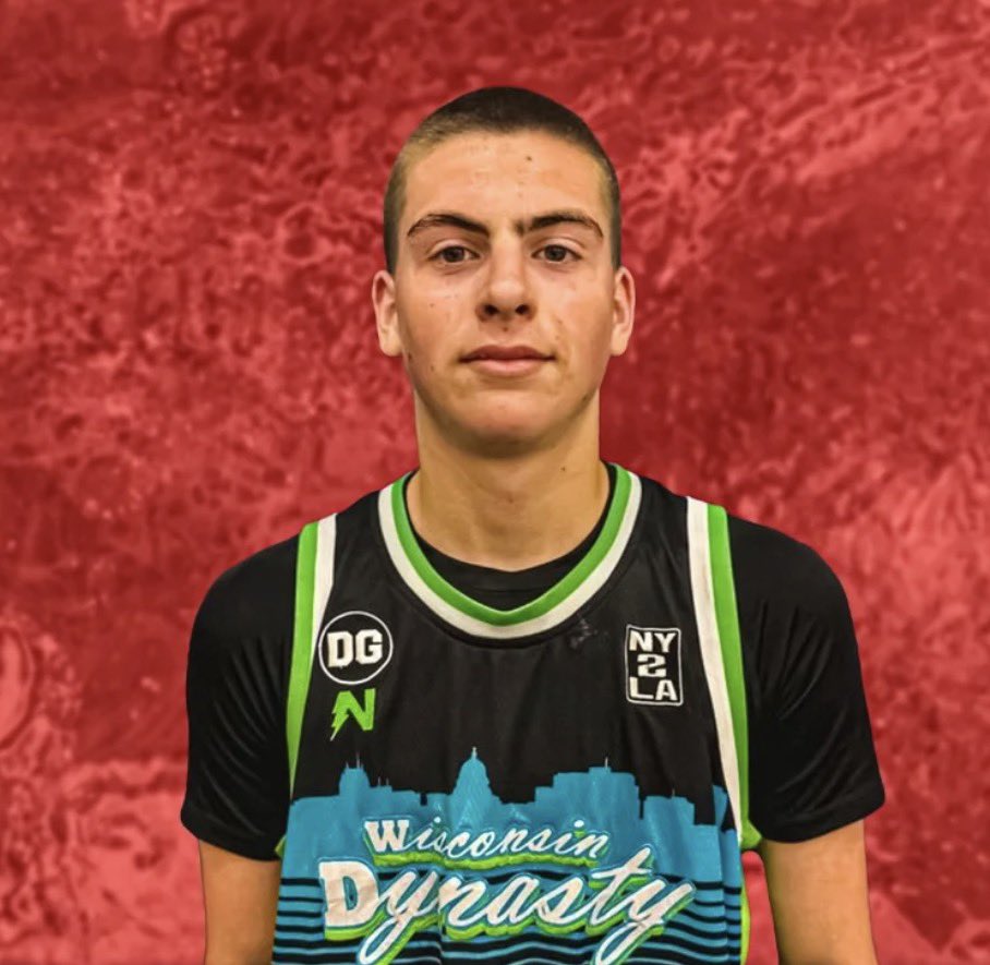 SingletonEd2's tweet image. 6’3” G Andrew Braun put on a show last night for Memorial! game-high 18 pts + 10 rebs. High-motor, does all the dirty work, impacts every possession.
4.18 GPA. Elite character.
A high-academic college coach’s dream.
Senior year surge incoming. 🚀🏀 @AndrewBraun2026 @ny2lasports