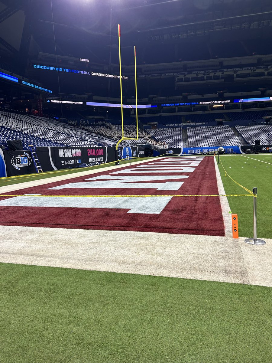 SamCipparrone's tweet photo. Lucas Oil I am inside you https://t.co/CKkDn9oQz4
