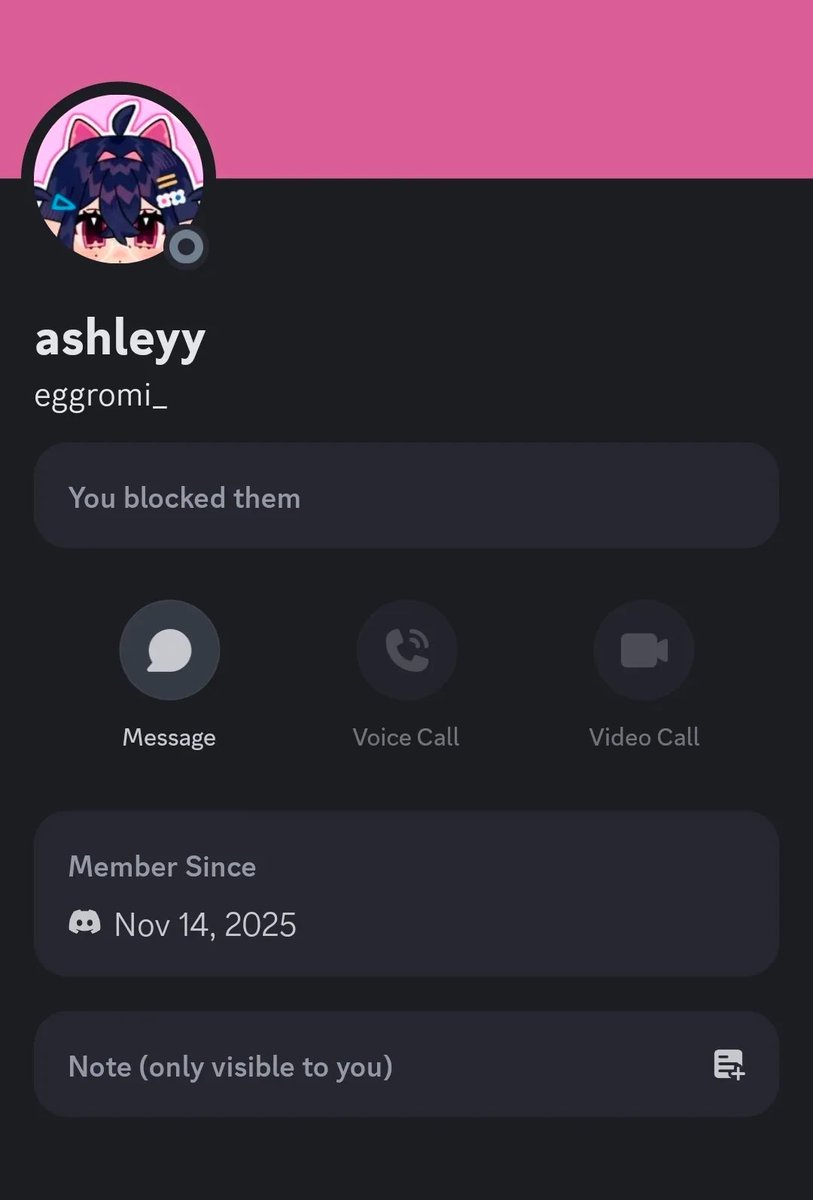 eggromi's tweet image. hello everyone !! there seems to be a person trying to impersonate me and ask for files from clients on vgen ?? this is NOT me so if you get a dm please report the account !! none of my socials are “eggromi_” anywhere so please be careful of that