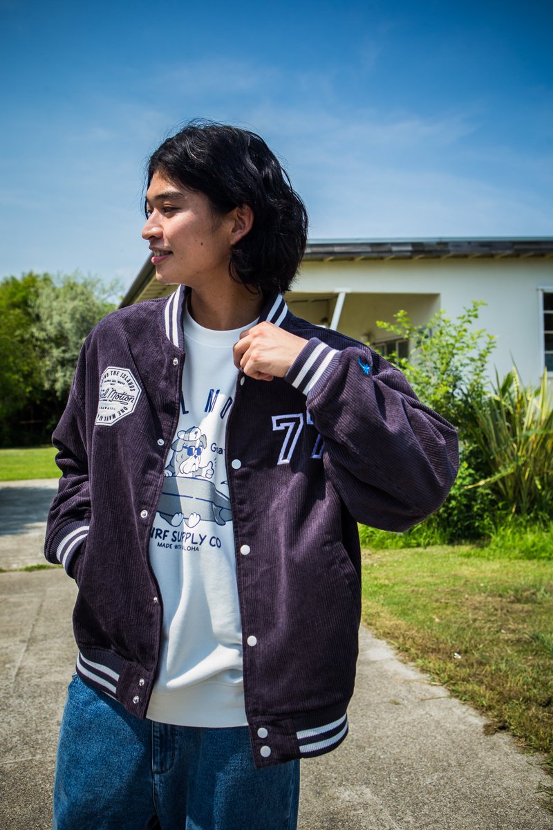 localmotion_jp's tweet photo. 【LOCALMOTION】
8ウェルのコーデュロイが醸す深みのある表情が魅力の、ヴィンテージライクなスタジアムジャケット🌈🌊

商品をチェック ▶︎https://t.co/3nKotWDTCA
#ハワイ #サーフ #アウター https://t.co/eX6TeIYEQg