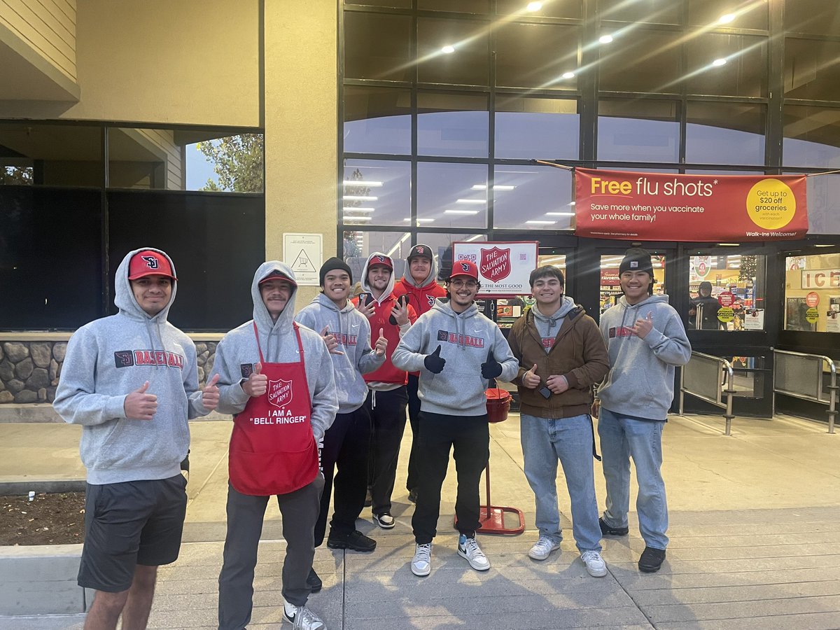 DTating's tweet image. The 4th stop on the 2025 Simpson Baseball Bell Ringing Tour, Team BD Boys @SimpsonU @SimpsonRedHawks @SalvationArmyUS #truedingers #culturefirst
