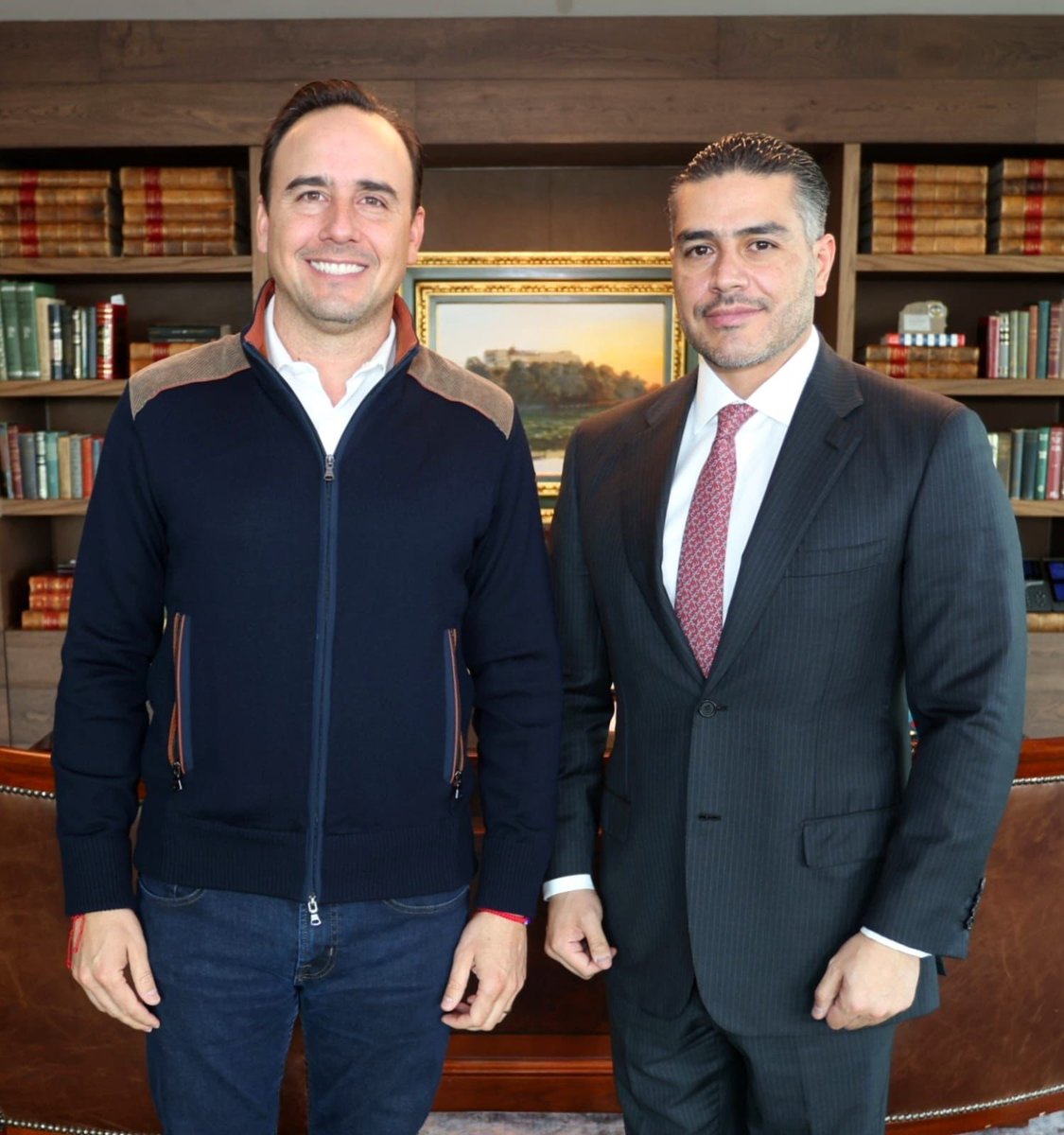 #Entérate 
Se reúnen <a href="/manolojim/">Manolo Jiménez Salinas</a> y <a href="/OHarfuch/">Omar H Garcia Harfuch</a> para seguir trabajando por la seguridad de Coahuila 
<a href="/lharanda/">Luis Hernández A.</a> 
luisguillermodigital.com/se-reunen-mano…