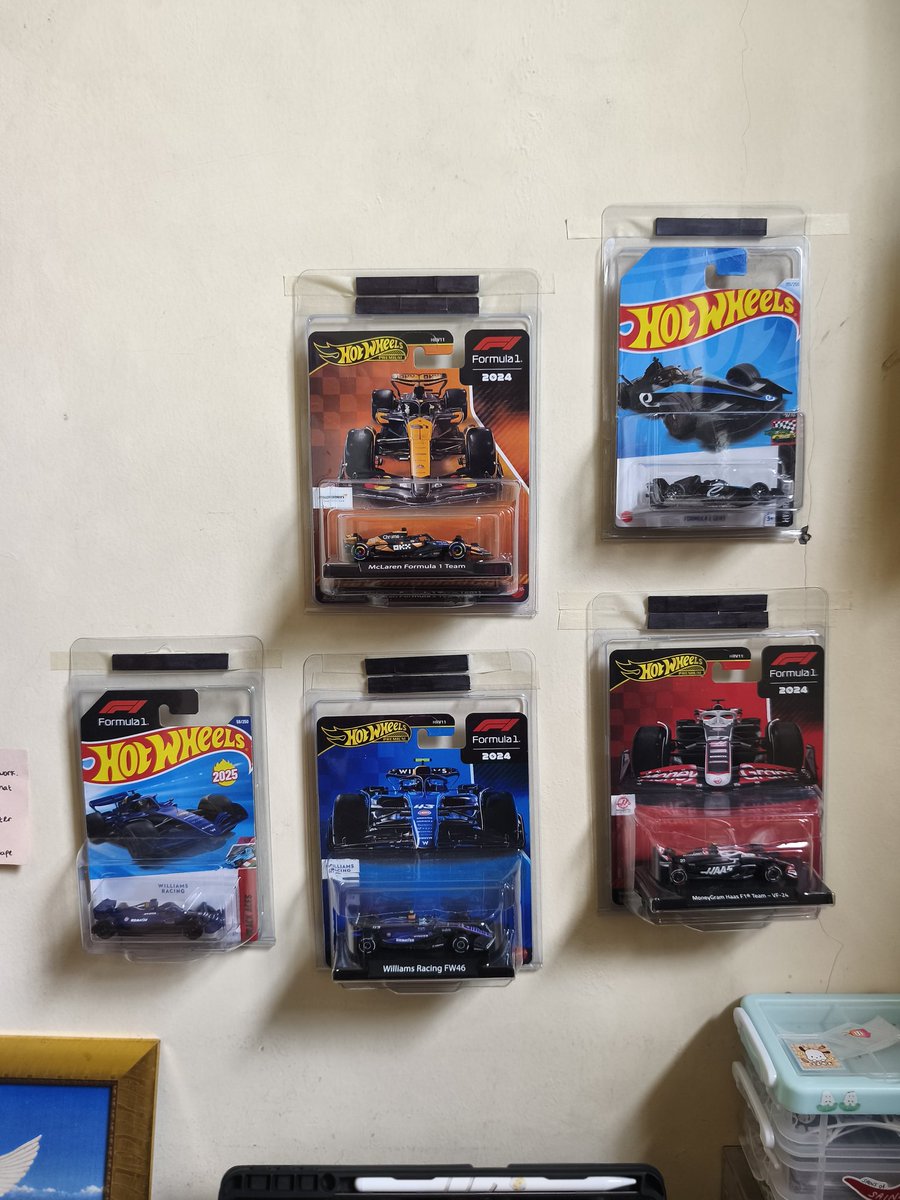 not my dad tbtb masuk kamar dan tanya "ini harganya berapa?" dengan tidak yakin aku jawab "30k..."😃