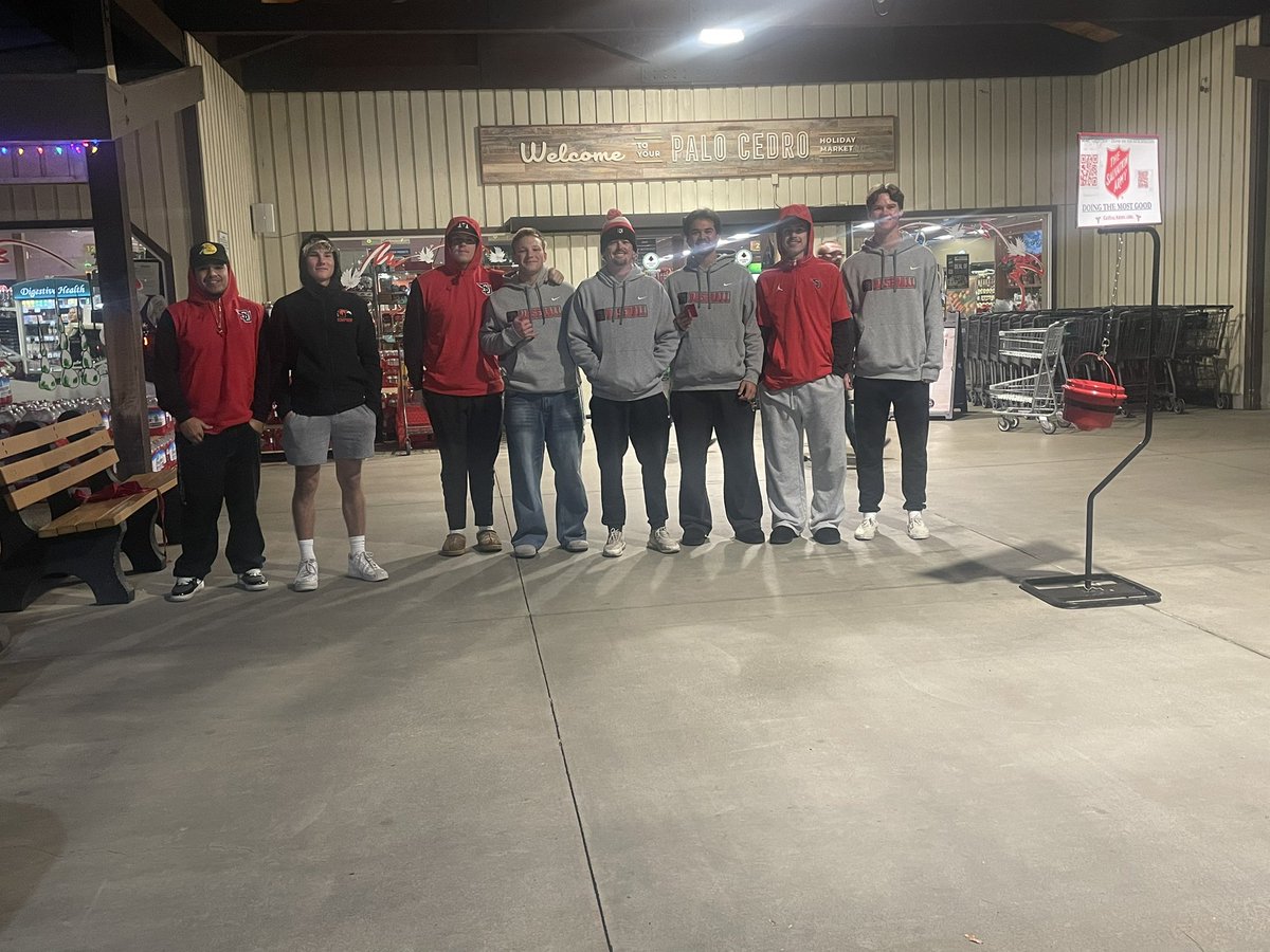DTating's tweet image. Energetic Team 4KTrey ringing out in Palo Cedro during the 2025 Simpson Baseball Bell Ringing Tour. @SimpsonU @SimpsonRedHawks @SalvationArmyUS #seasonforgiving #Alwayscompete