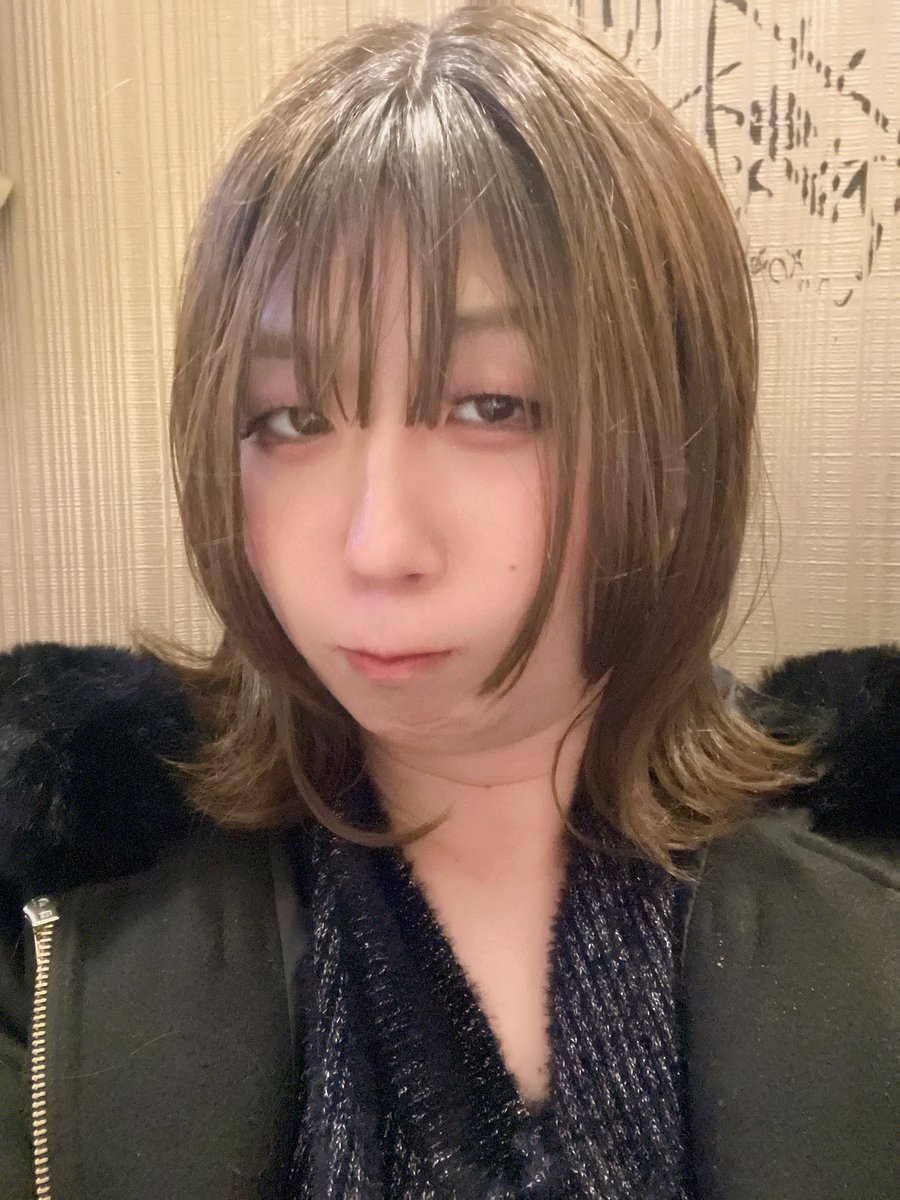 見事に二日酔いwww
昨日
クロドレでショット🥃飲まないようにしたのに😭
支度して🍣を食す☺️
おでんも食べようと😋