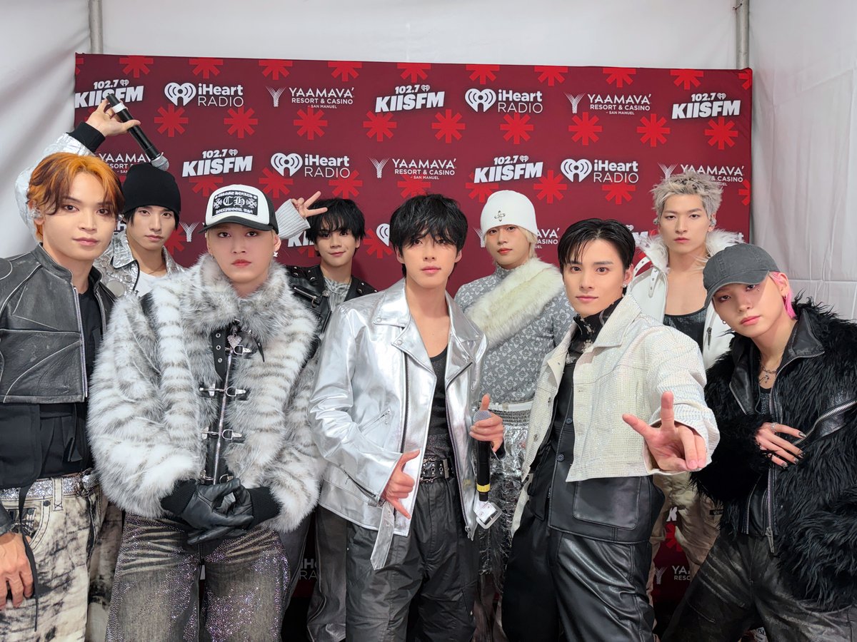 2025.12.05
📸 #iHeartJingleBall LA

#JO1 appeared on the wonderful event!
Thank you LA and every JAM who came🎄

#JO1 が出演させていただきました！
ありがとうございました！

🎅TODAY'S SETLIST on YouTube
youtube.com/playlist?list=…
🧤'Handz In My Pocket (English ver.)' Streaming