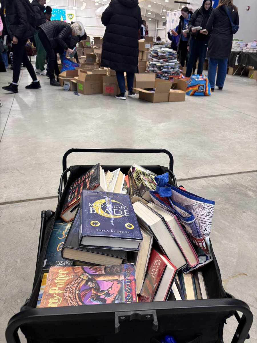 How could I say no to free books?! 📚

Perfect timing because I was in the spirit of revamping my classroom library!