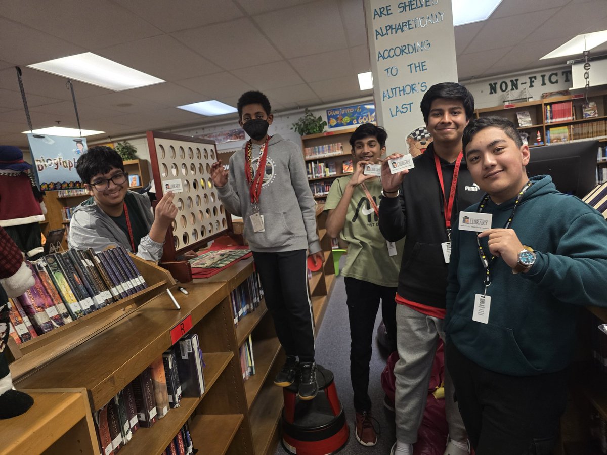 Another productive day this week with our friends from <a href="/LFPL/">LFPL</a>!!!  Our 8th grade students learned how to get homework help, find book recommendations &amp; practice tests for college preparation and so much more!  #WeAreJCPS #meyzeekreads #JCPSlibraries