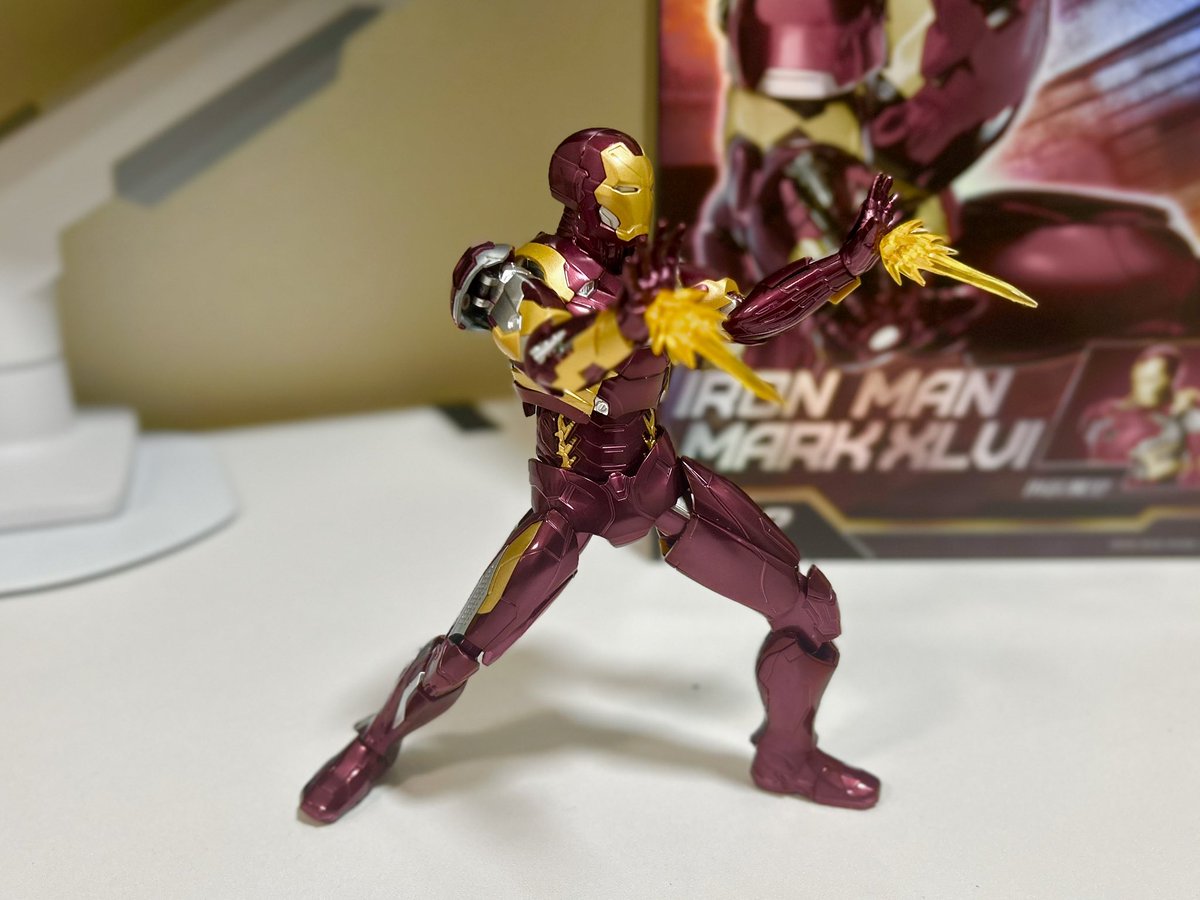 10年ぶりぐらいにプラモデル作った。

アイアンマン好きだし楽しかった