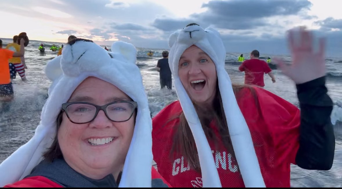 cmags26's tweet photo. The 2025 Buffalo Cool School Polar Plunge is in the books!! Amazing support for the  @SpecialOlympicsNY  and the @CHS_Devils Unified teams!! 
@MatthewFrahm @TriciaA1309 
#ClarenceProud https://t.co/GimD4Rq4NB