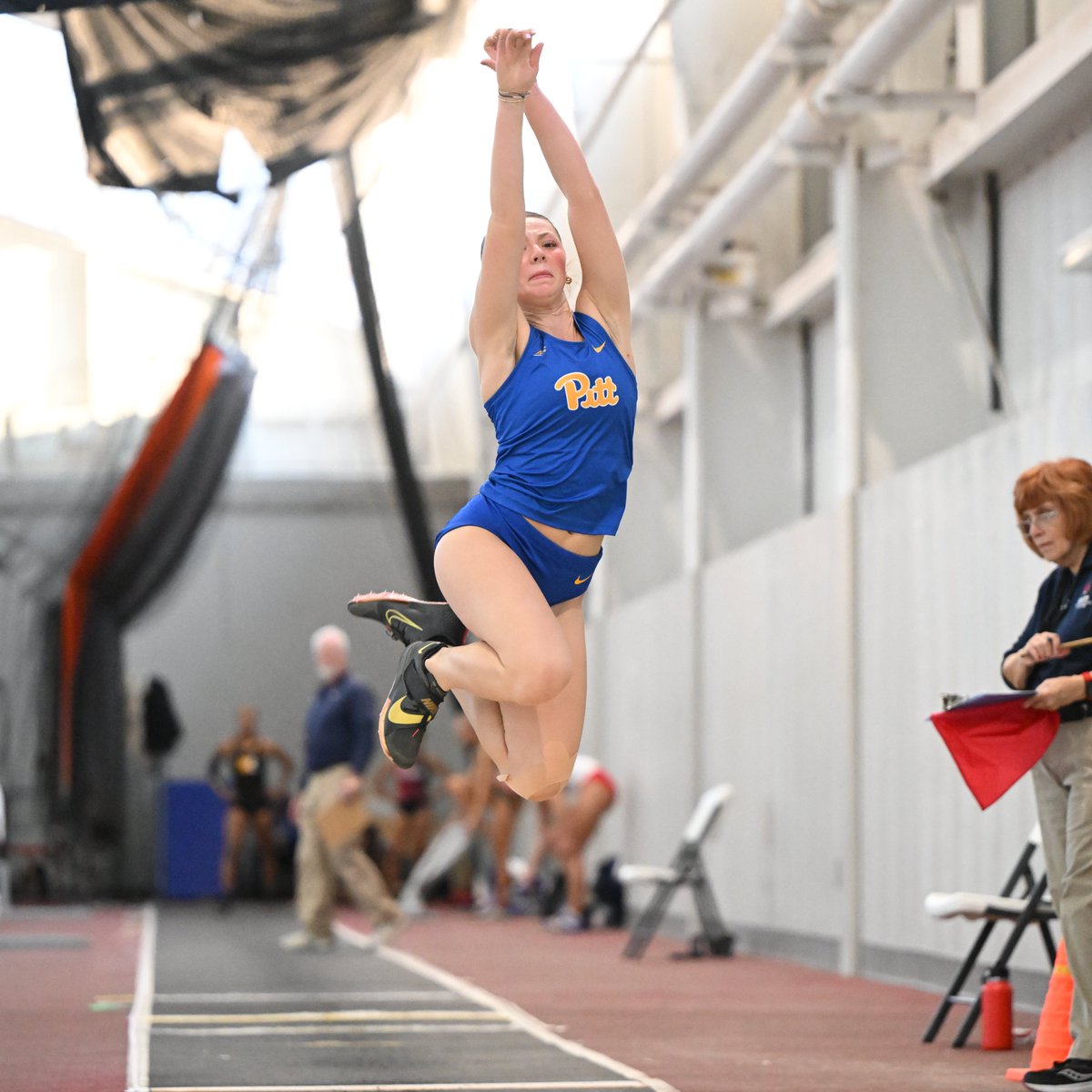 Pitt_TF_XC's tweet photo. A pair of bronze medals in the men's and women's long jump🦵

🥉 | Maddie Lewis | 5.79m
🥉 | Jacob Burgess | 6.95m https://t.co/lq8r1jnfDK